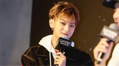 圈内爆料黄子韬唐嫣,娱乐圈新恋情引热议